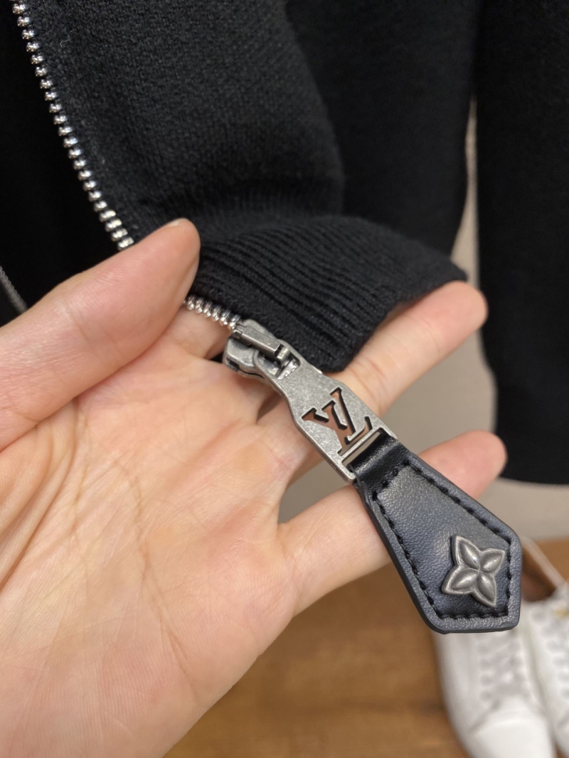 l0vis Vvtt0n outwear